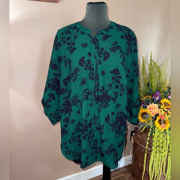 41 Hawthorn • 3/4 Sleeve Split V Neck Blouse - Picture 1 of 8